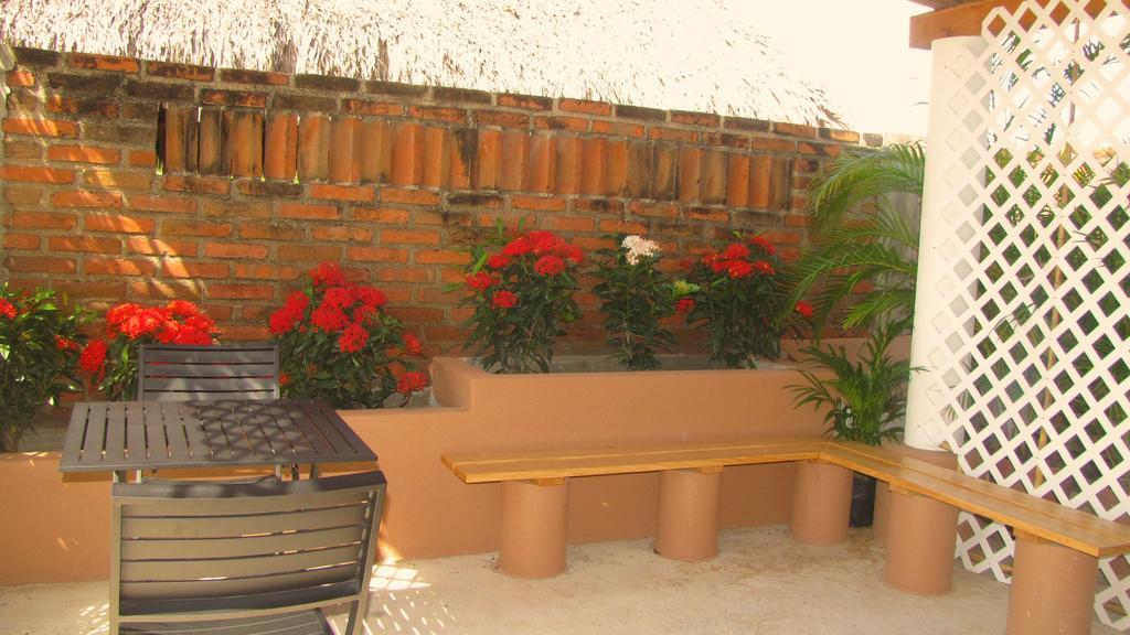 La Paloma Oceanfront Retreat Hotel San Patricio Melaque Bagian luar foto