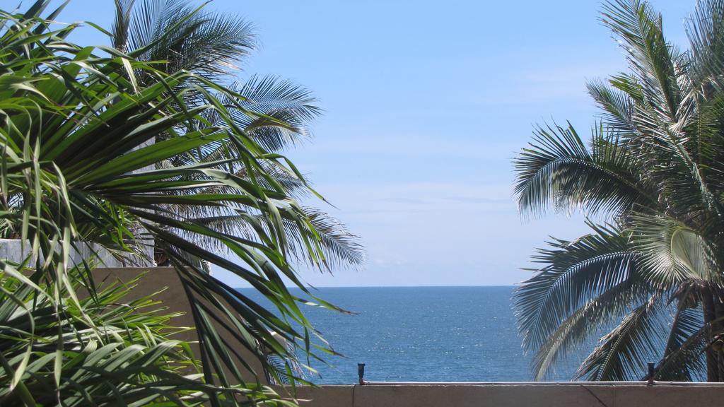 La Paloma Oceanfront Retreat Hotel San Patricio Melaque Ruang foto