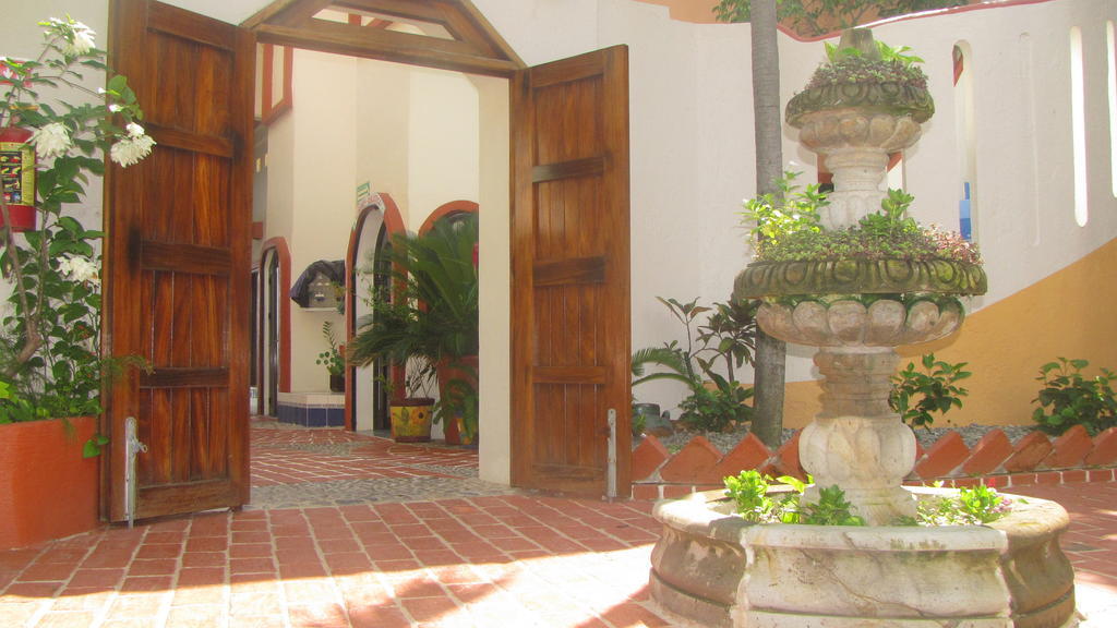 La Paloma Oceanfront Retreat Hotel San Patricio Melaque Bagian luar foto